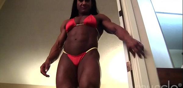  Pro Female Bodybuilder Poses and Shows Off Her Physique